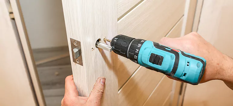 Old Door Knob Repair in Navarre, FL